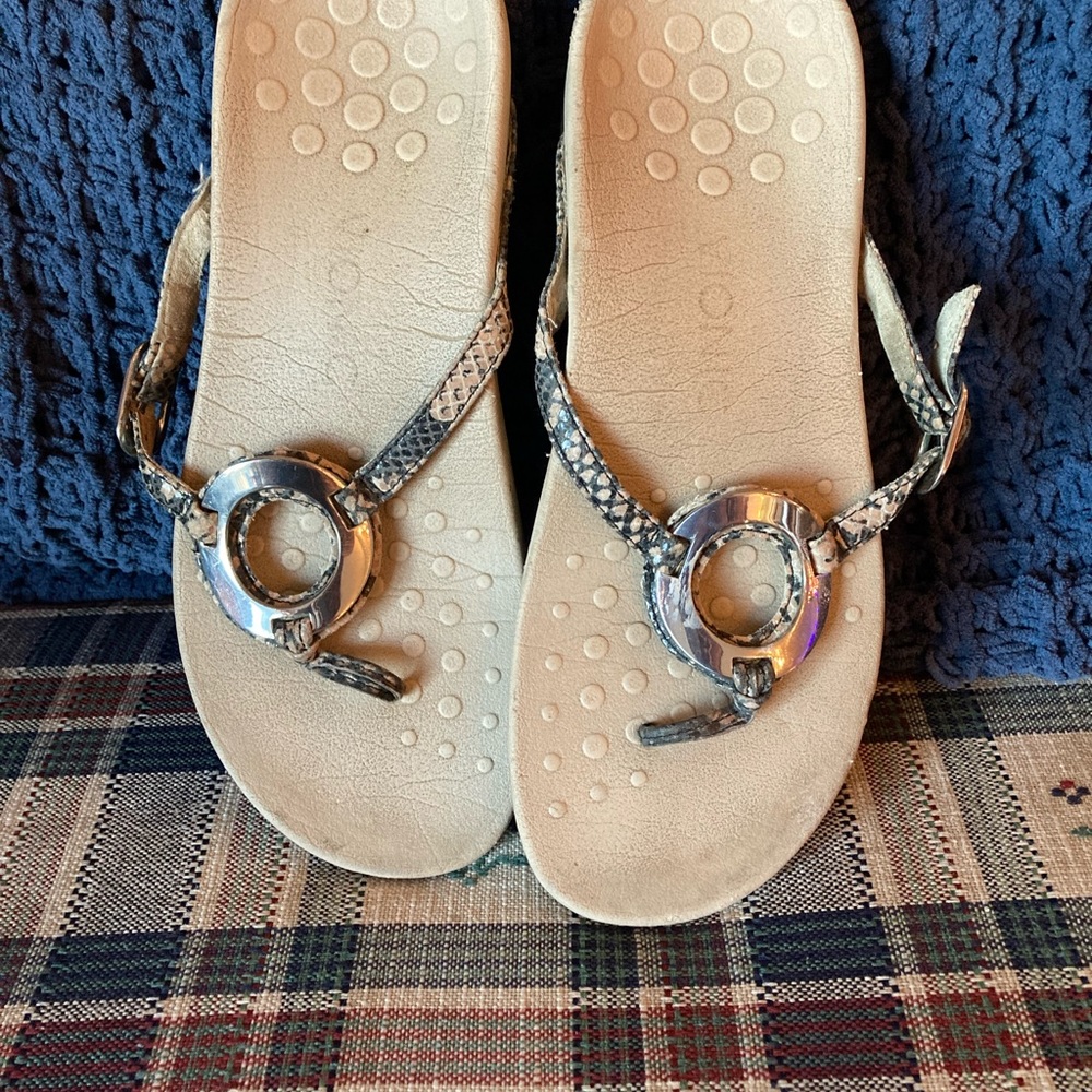 Vionic Flip Flops!